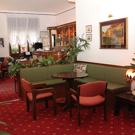 Serena Hotel 2*