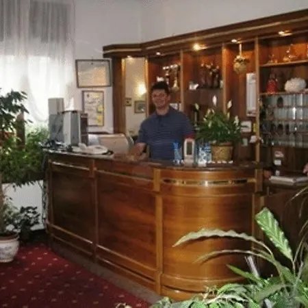 Serena Otel 2*