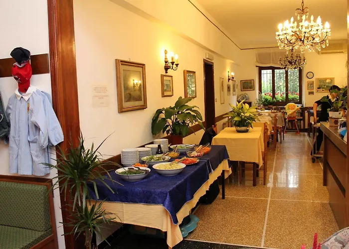 Serena Hotel 2*